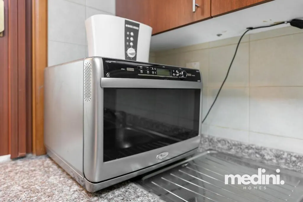 Large 1 Bedroom - Mag218 - Dubai Marina Apartment